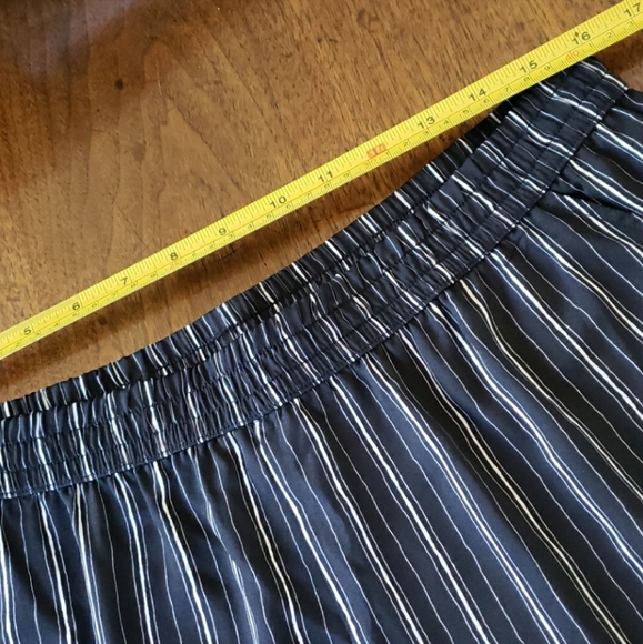 New BCBGMAXAZRIA PANS. Size L - Picture 9 of 12